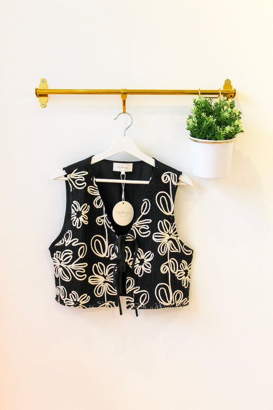 Claire Embroidery Vest - Black