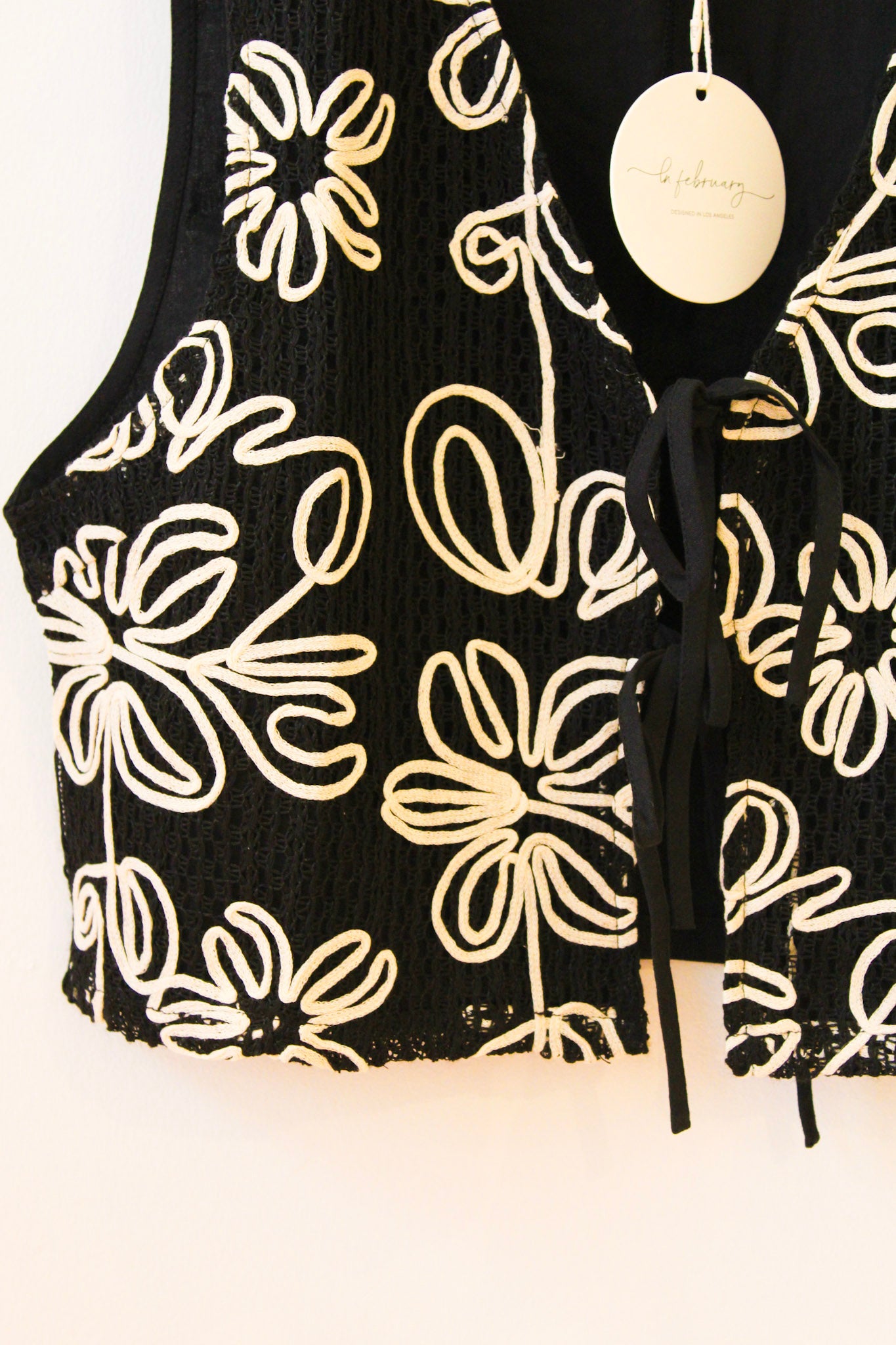 Claire Embroidery Vest - Black