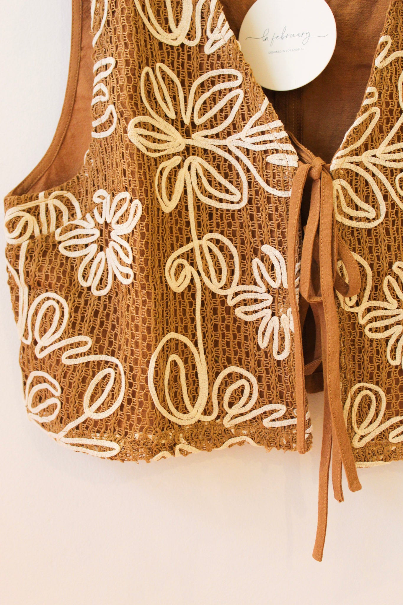 Claire Embroidery Vest - Caramel