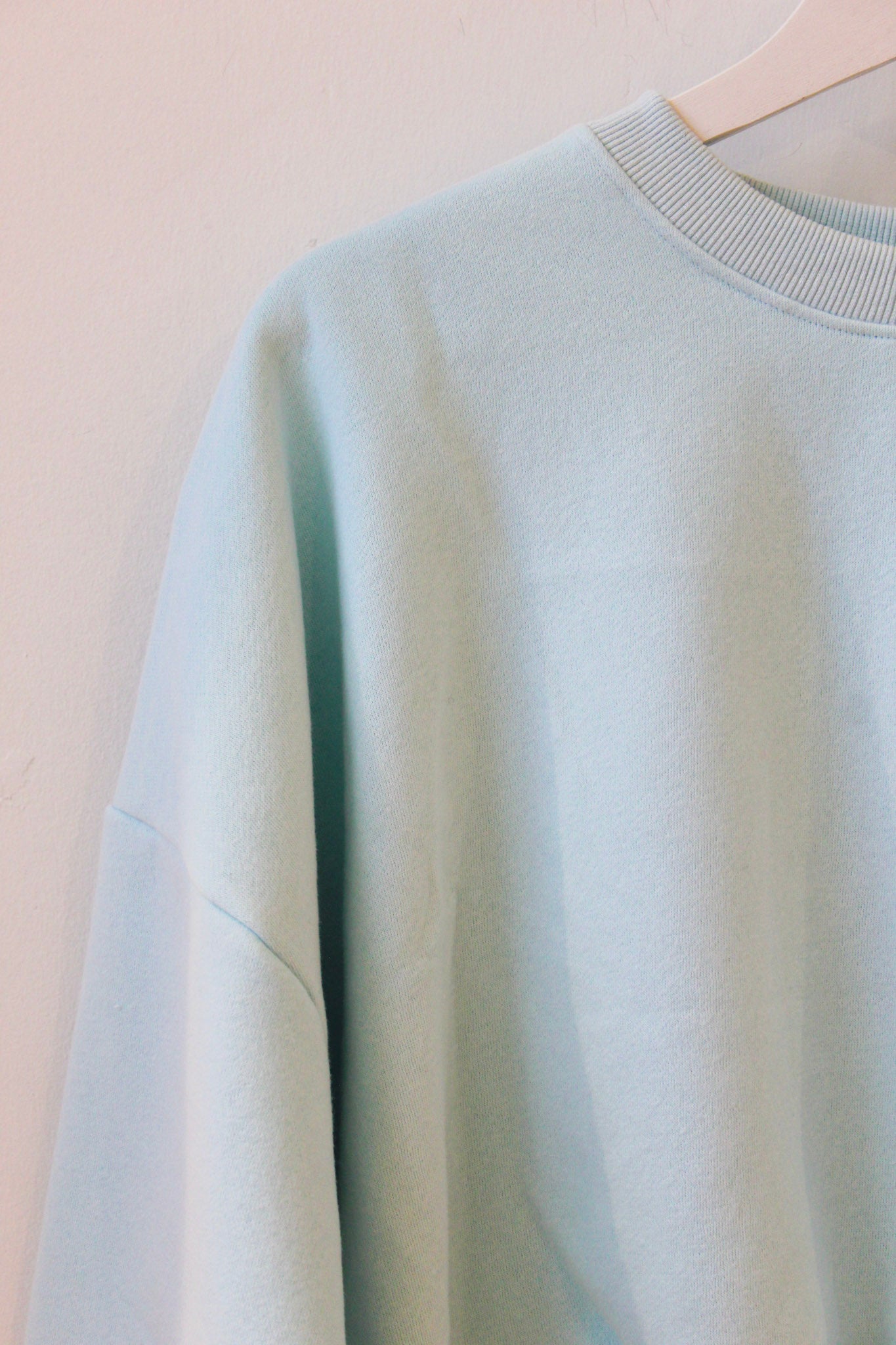 Laura Fleece Crewneck - Blue Ice Cream