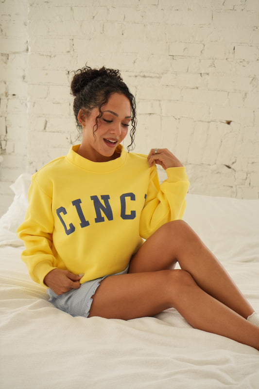 Cincy Mockneck - Butter Yellow/Navy Blue