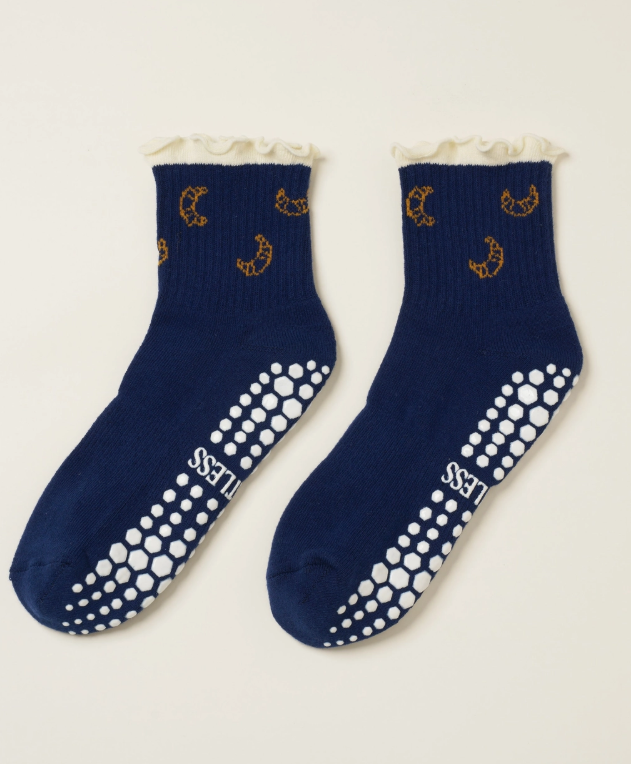 Croissant Ruffle Grip Socks