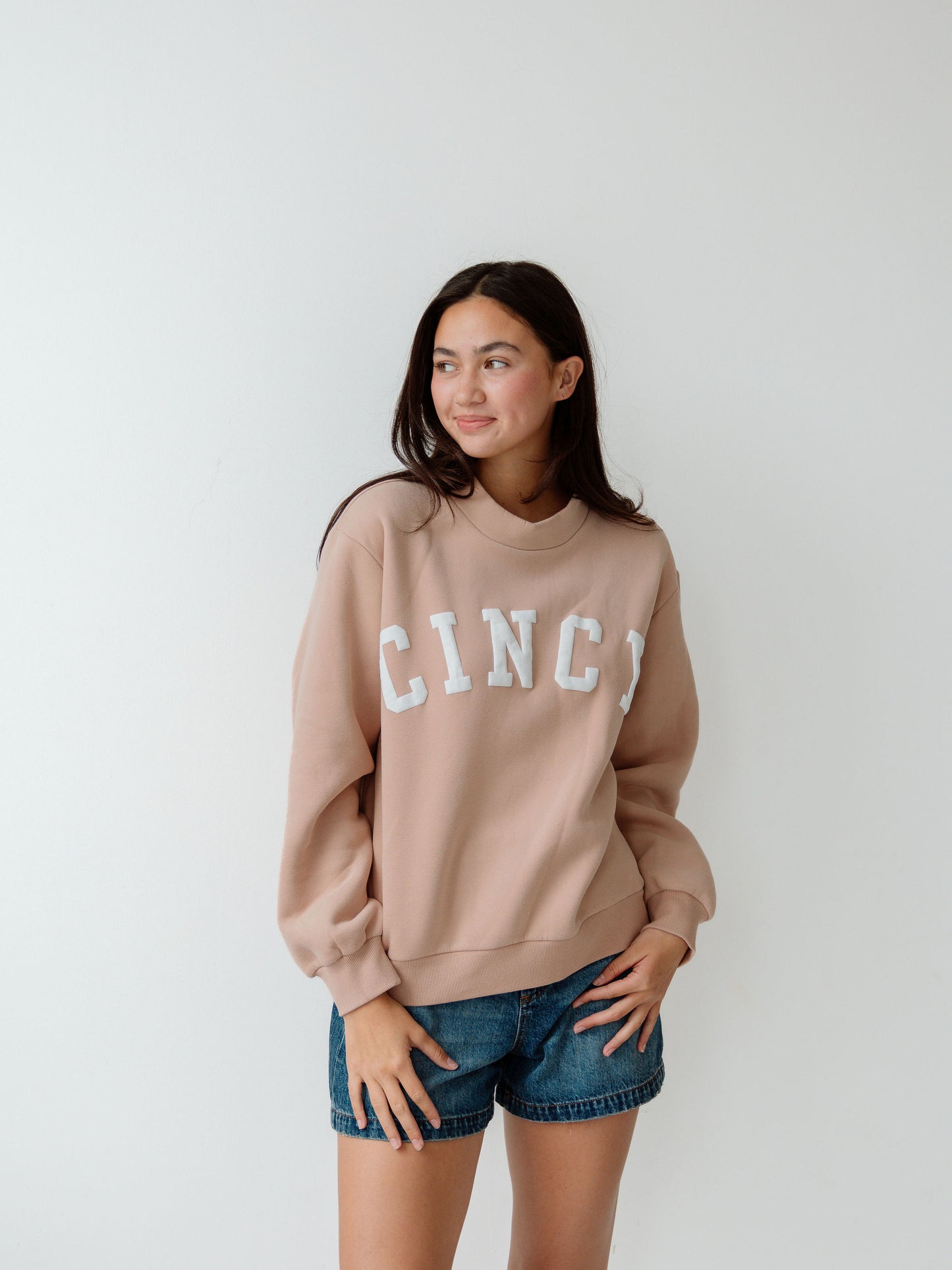 Cincy Mockneck - Cashew/White
